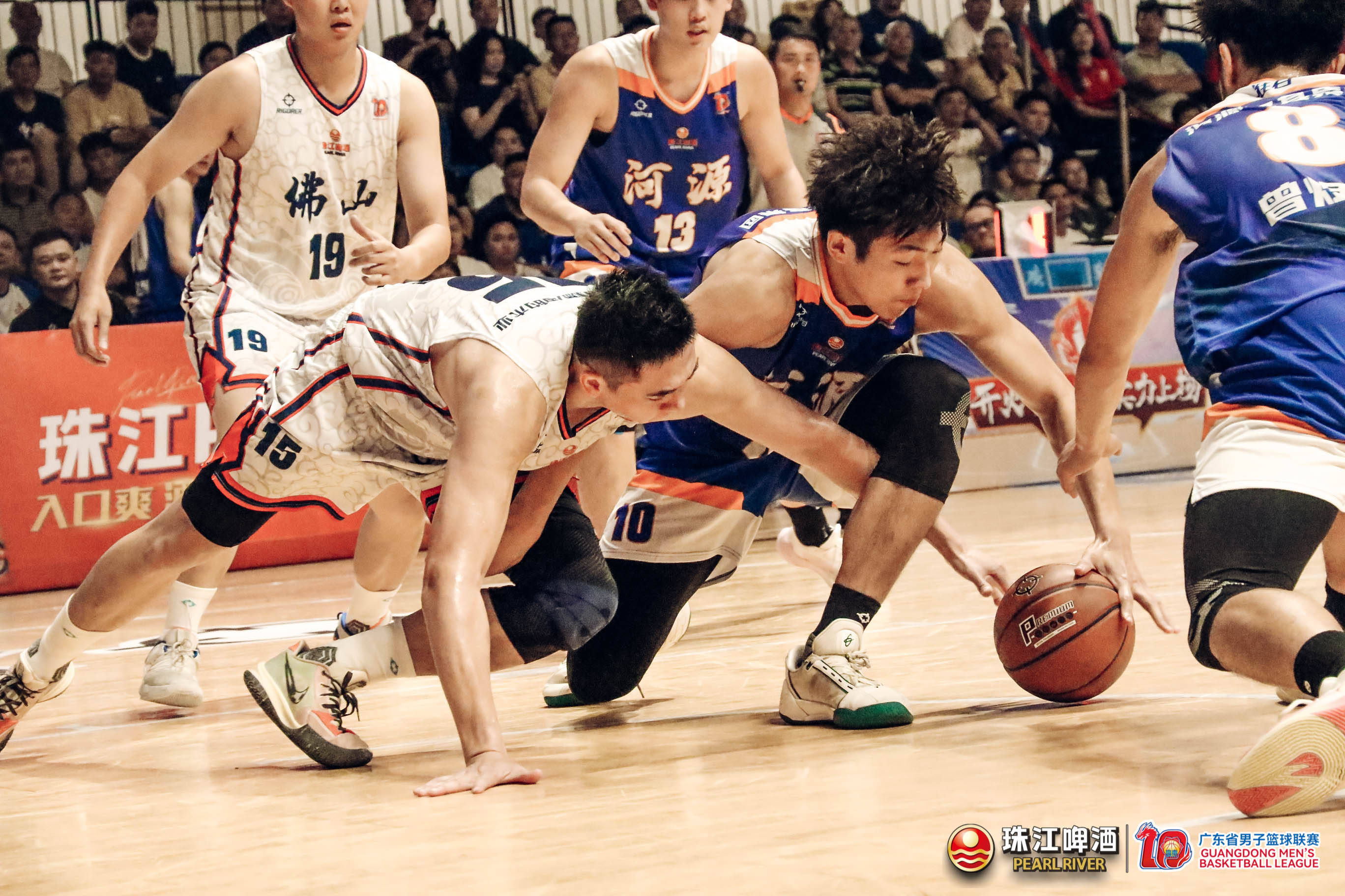广东男篮豪取八连胜,雄霸联赛 广东男篮豪取八连胜,雄霸联赛