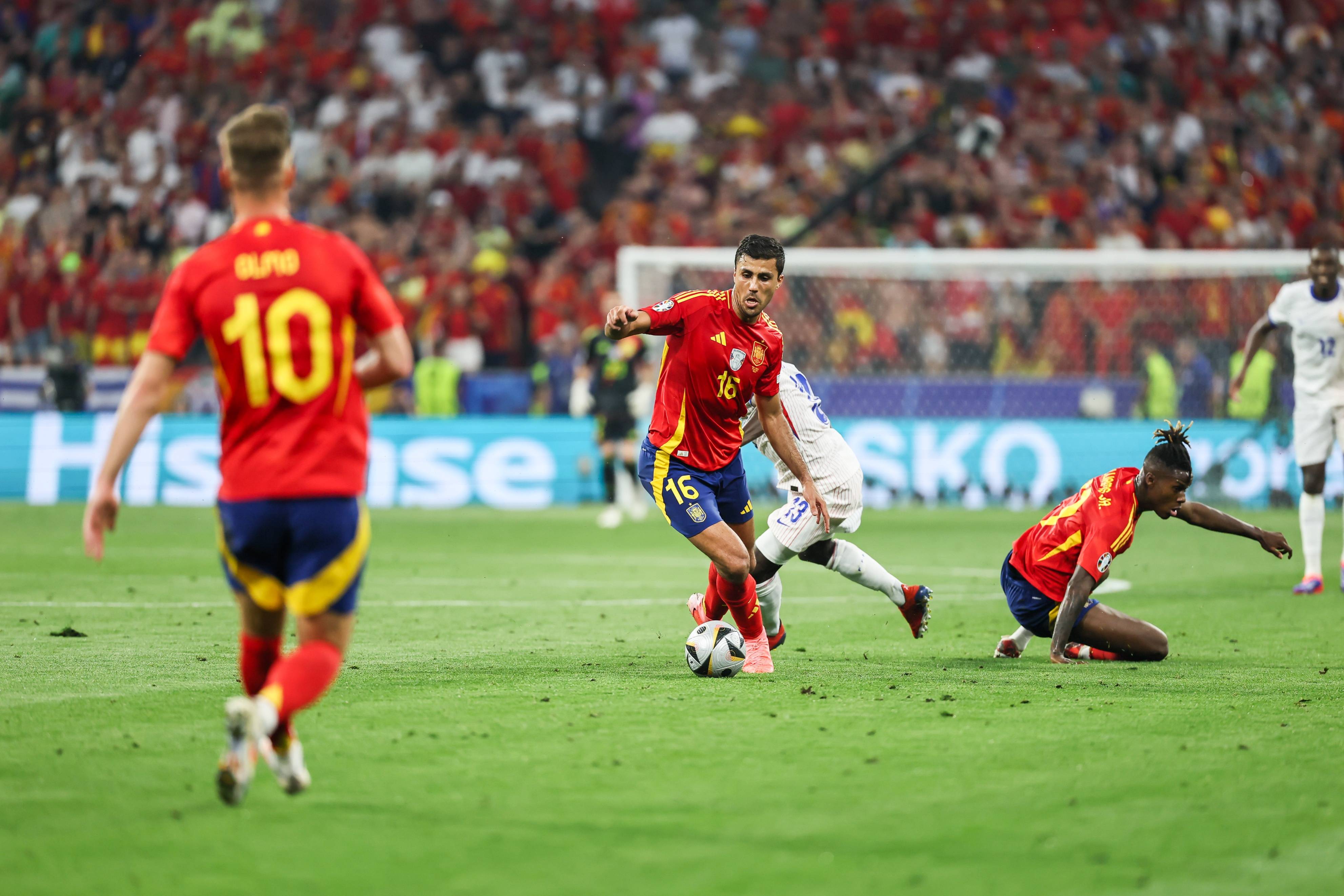 开云体育登录-欧洲杯预选赛热门对决:豪强争霸