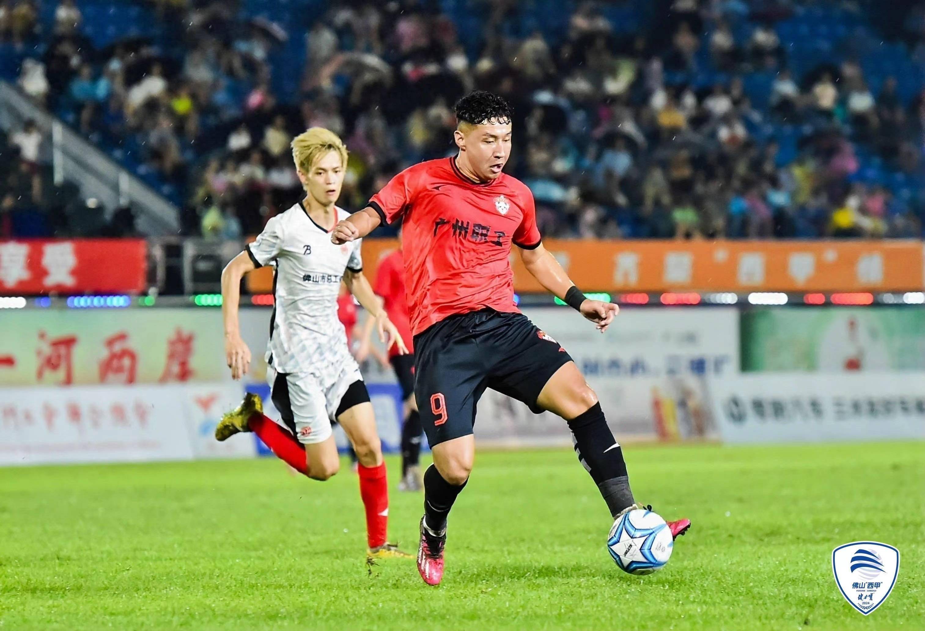 佛山队在比赛中击败对手，实力横溢