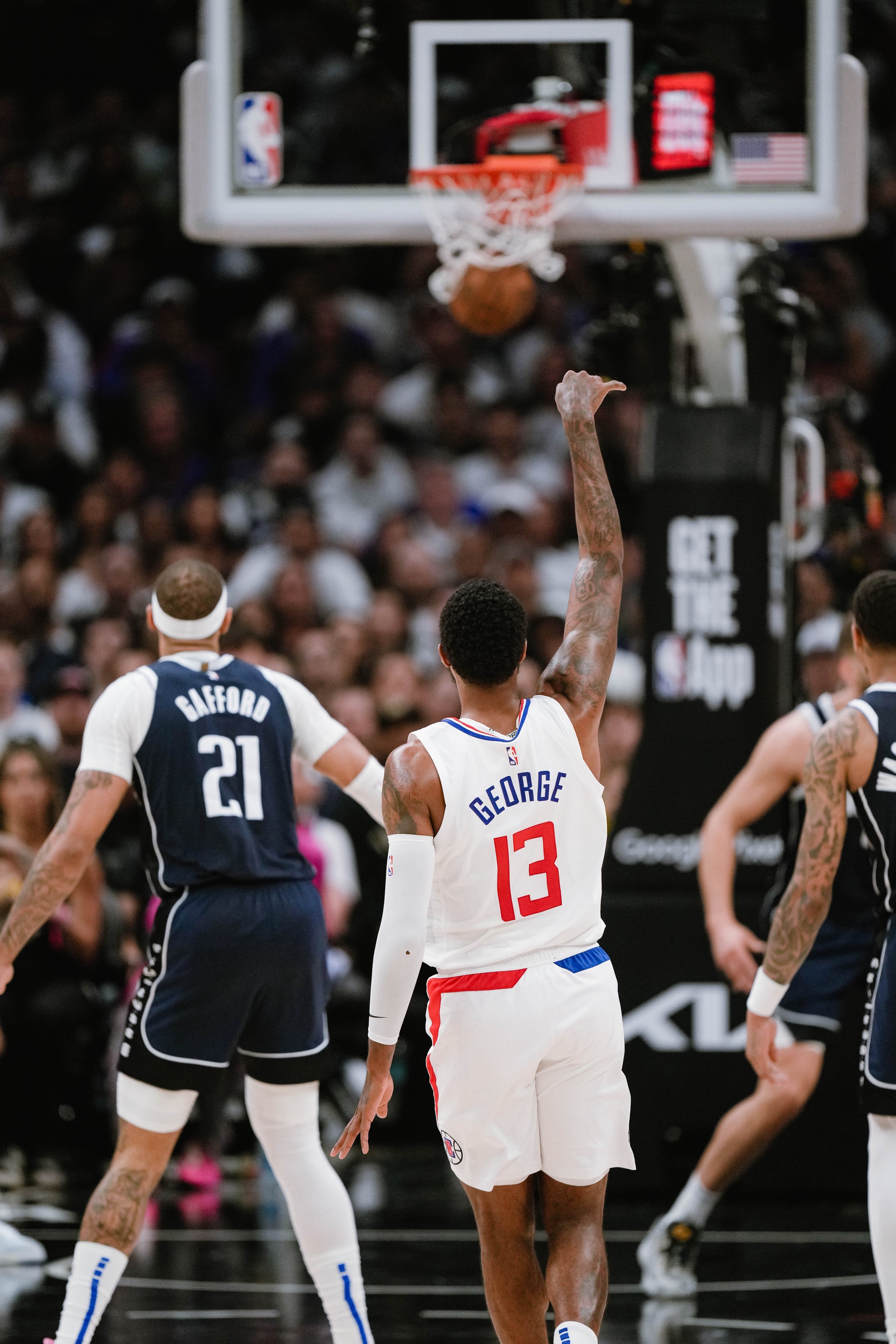 快船险胜湖人，东契奇惊艳四座