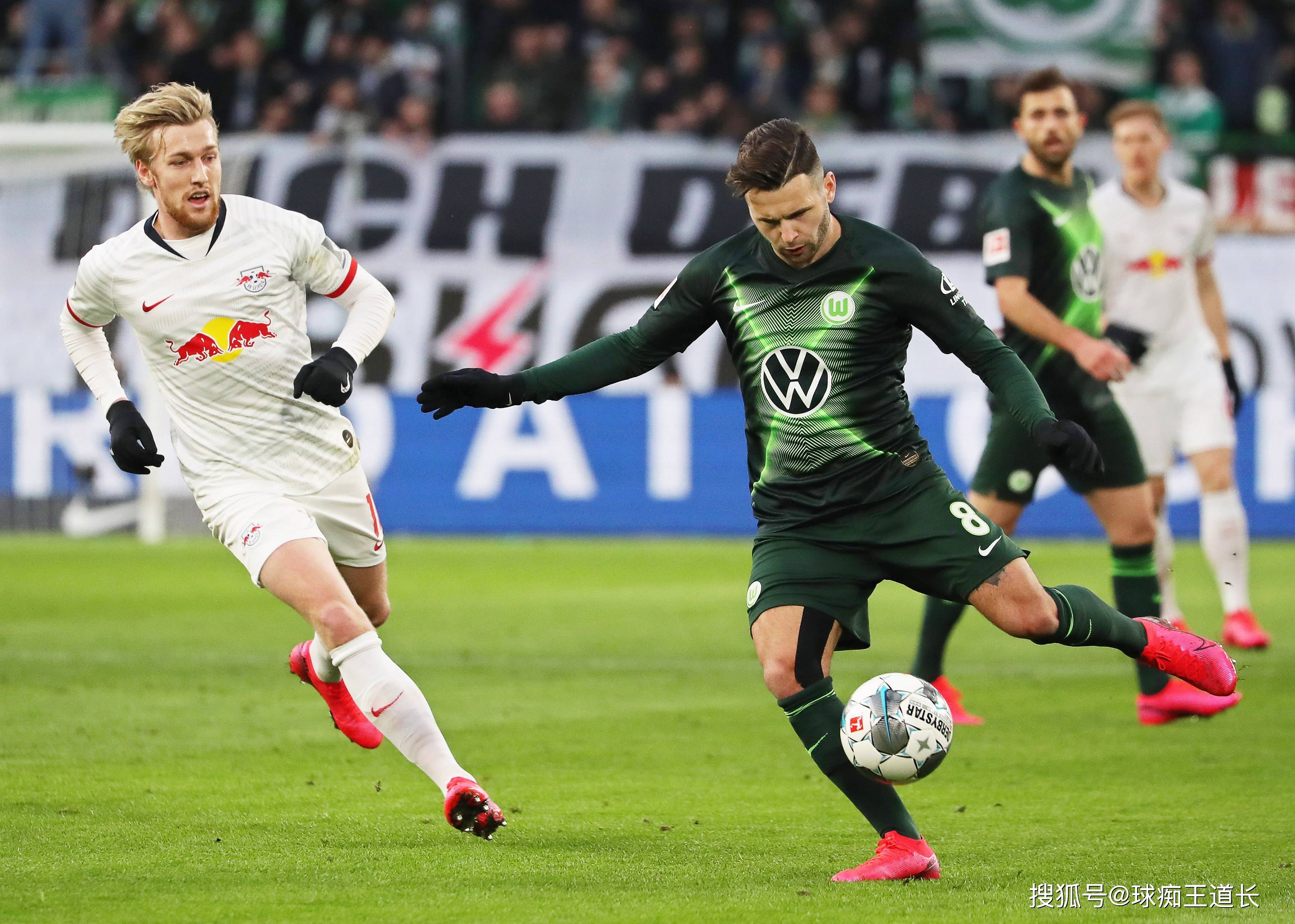 开云体育在线-沙尔克四川轮不胜，联赛排名继续下滑