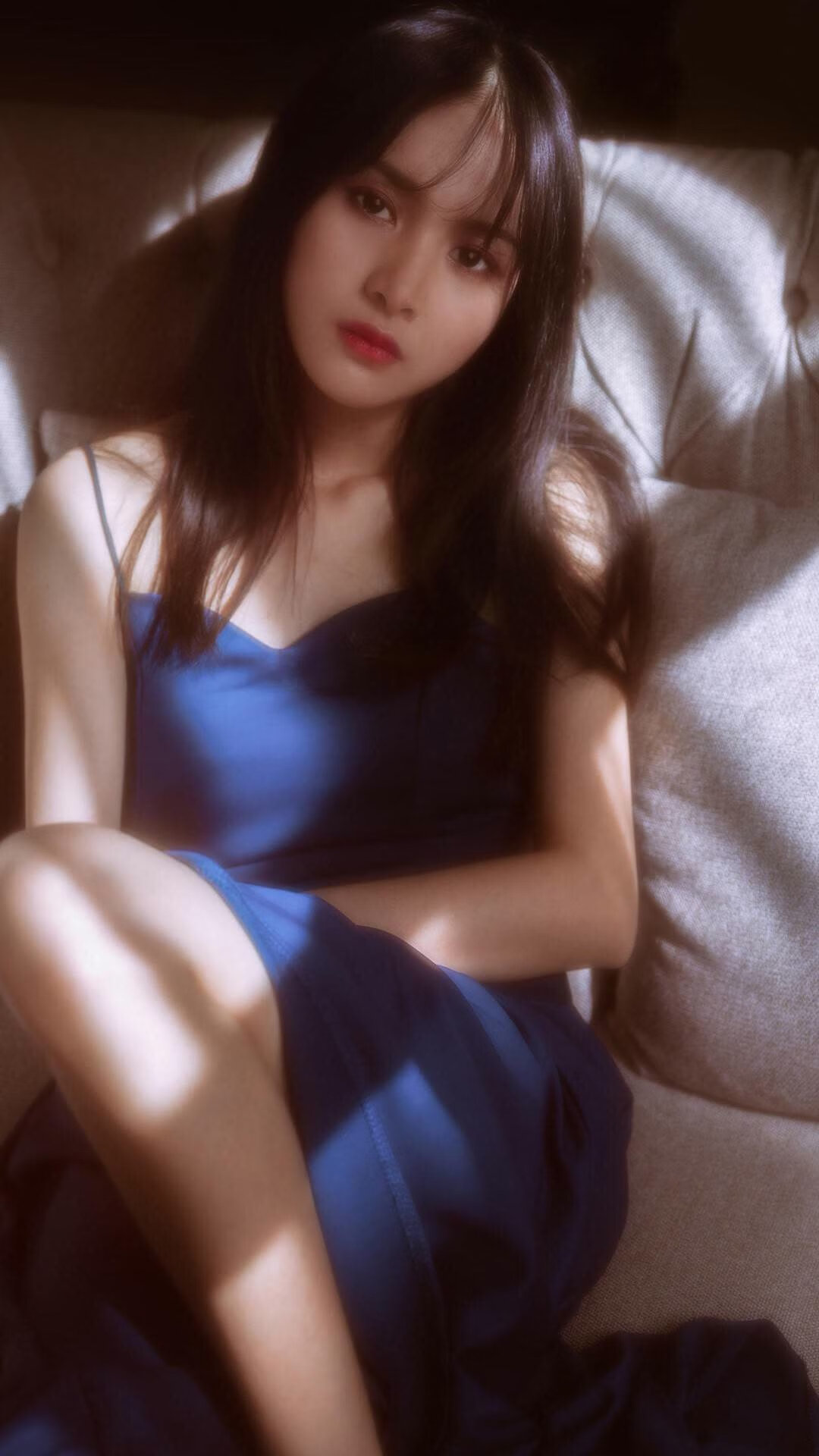 开云体育-蓝色子弹与中场魔术师,当足球成为战争的解药