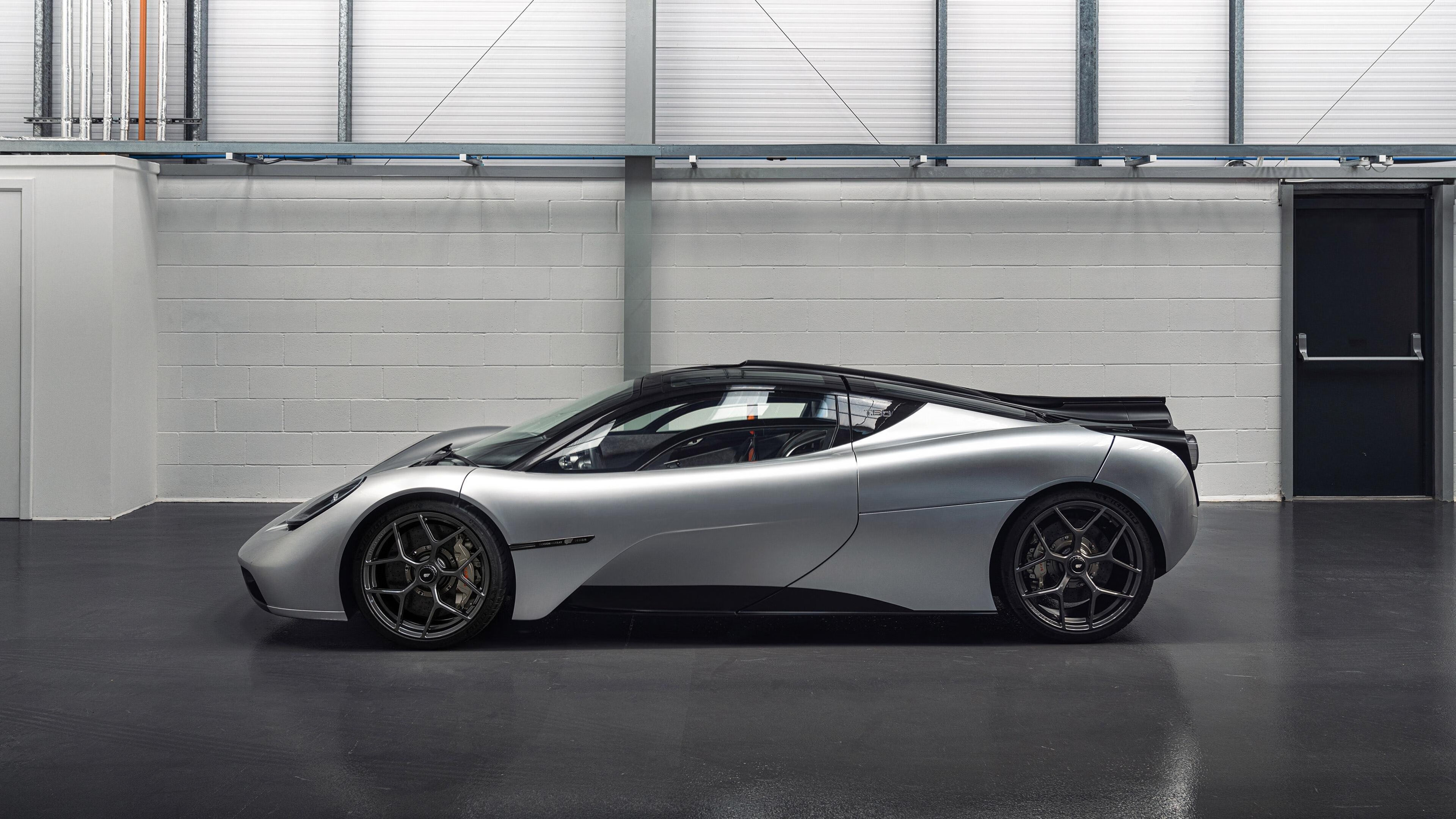 开云体育官网-马拉喀什的怒吼与诺坎普的坚盾，当国家血性遇见个人证明