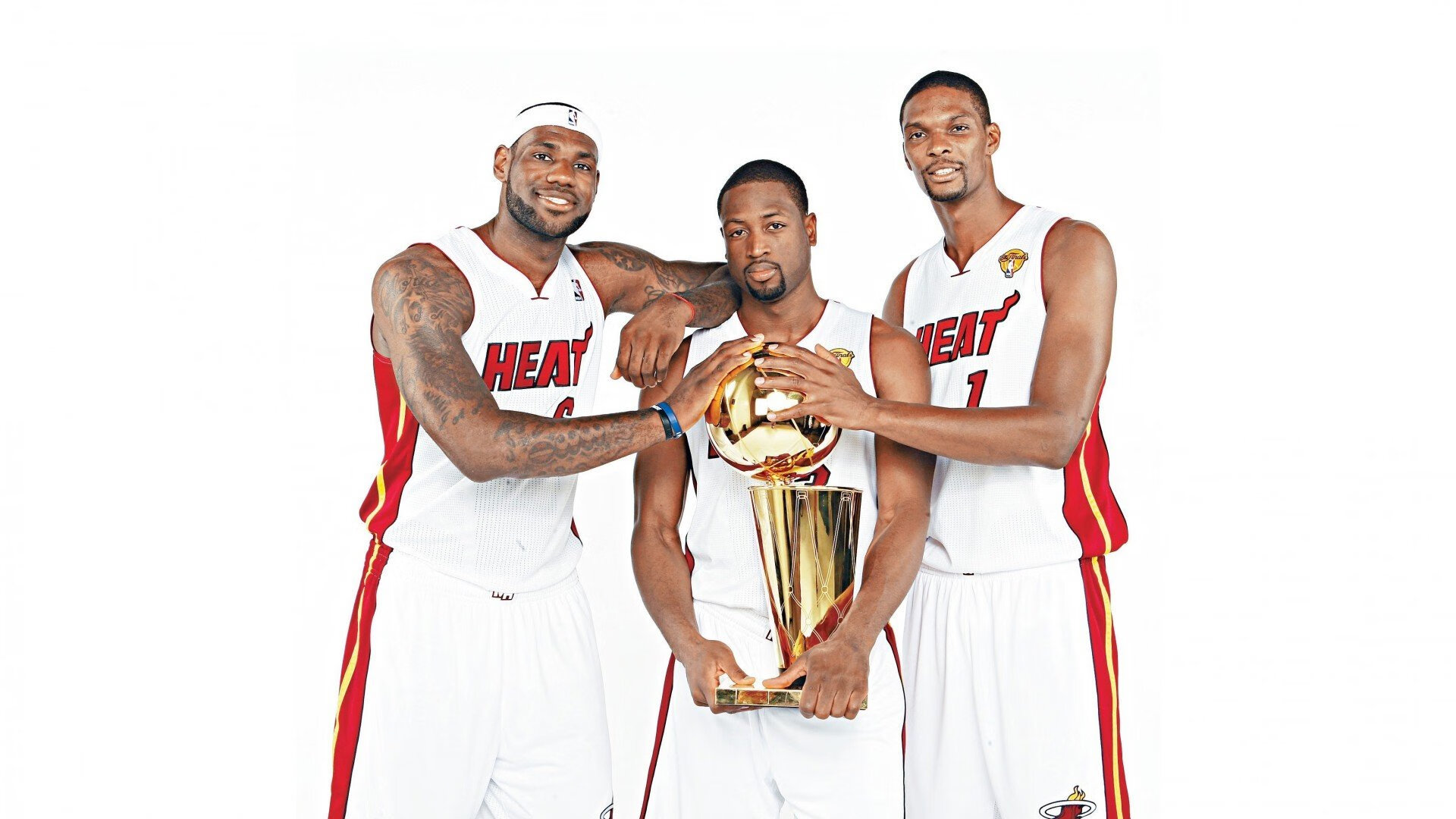 开云APP-武切维奇轰下33+13击溃铁血防线，太阳凭借团队制霸力压尼克斯